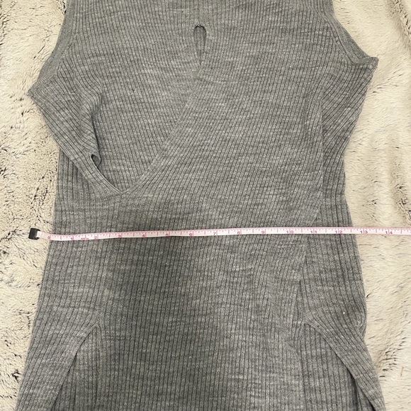 Grey knit sleeveless tunic - Picture 11 of 12